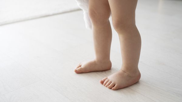Jak dopasować buty do wysokiego podbicia u dziecka?