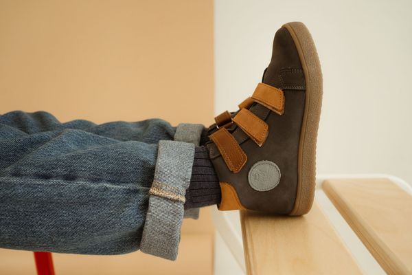 Buty przejściowe dla dzieci - czym różnią się od butów zimowych i letnich?
