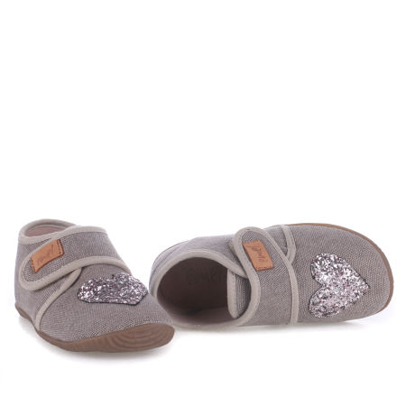 Kapcie Barefoot dla dzieci szare z brokatowym serduszkiem zdjęcie 1